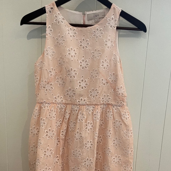 LOFT Dresses & Skirts - Ann Taylor Loft pink eyelet knee length dress. Size 0P